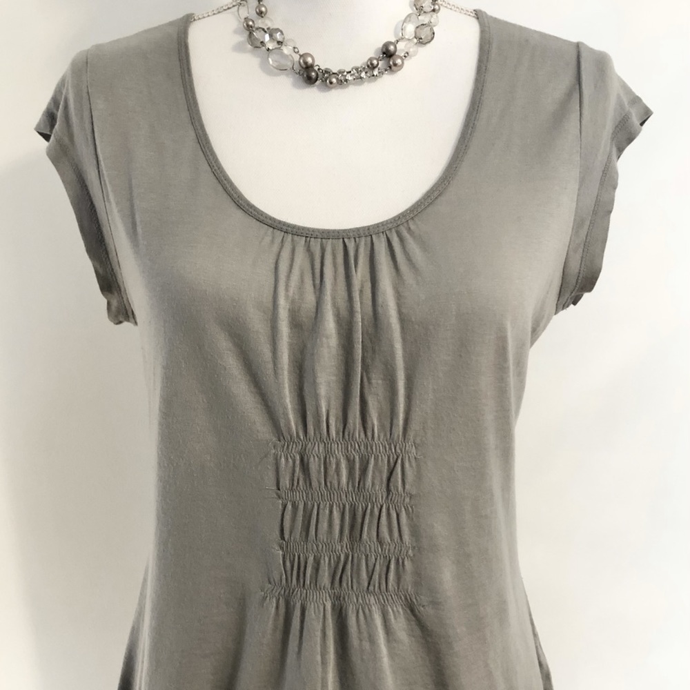 Women’s The Limited Short Sleeve Ruched Top - Picture 4 of 8